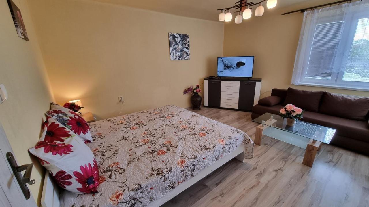 Apartmany Sebastian プリビリナ エクステリア 写真