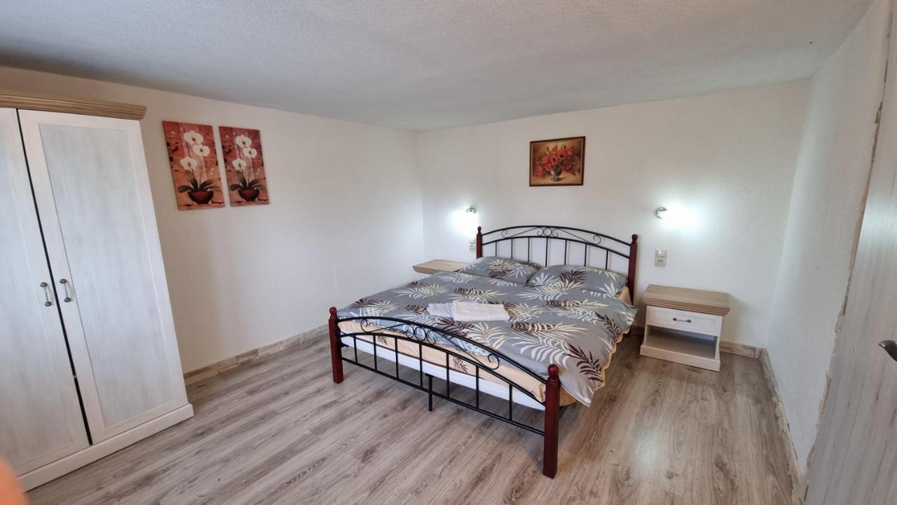 Apartmany Sebastian プリビリナ エクステリア 写真