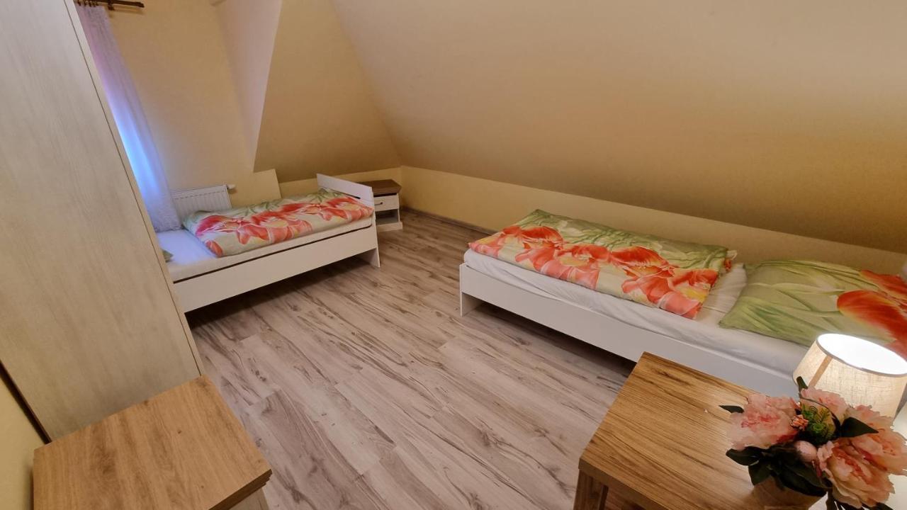 Apartmany Sebastian プリビリナ エクステリア 写真
